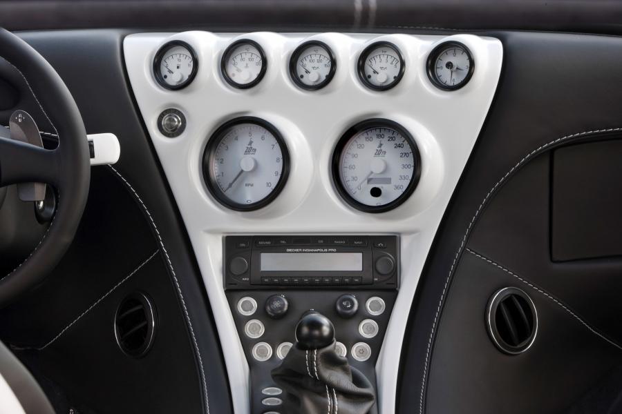 Детали интерьера Wiesmann GT MF5 2008 года  (фото 10 из 28)